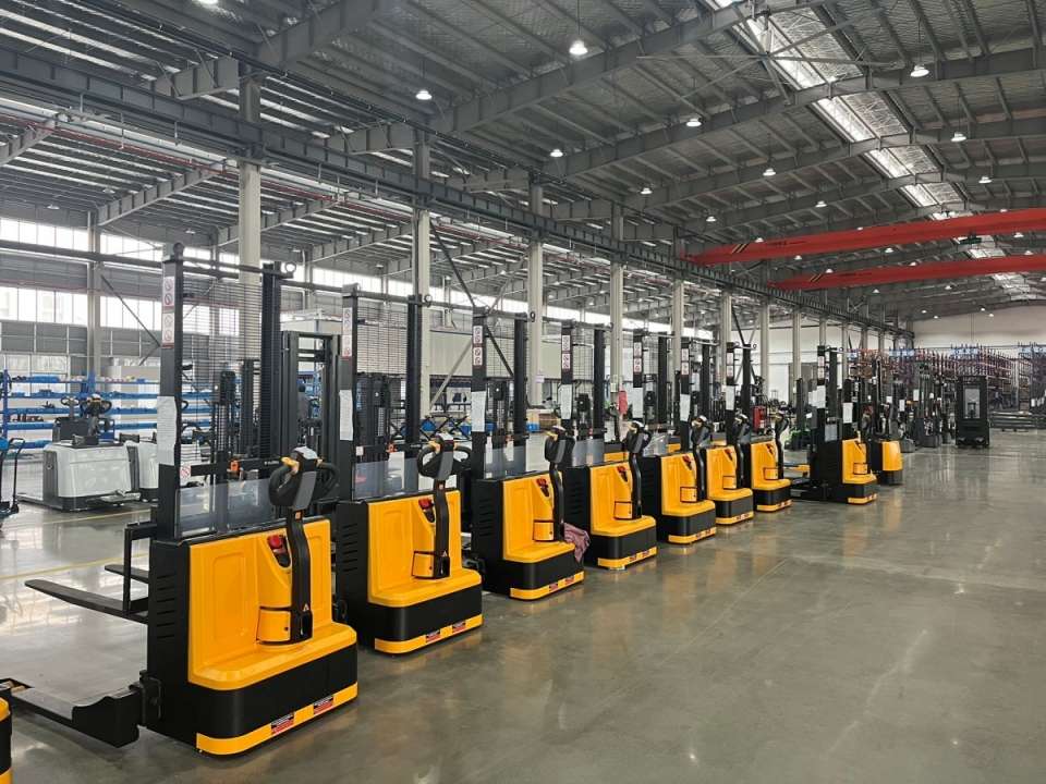Mua xe nâng điện Stacker giá tốt nhất