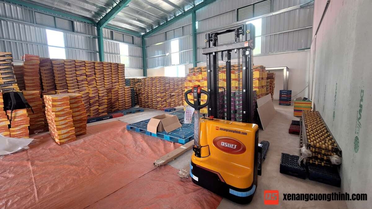 Bàn Giao Xe Nâng Điện Tại Đà Nẵng