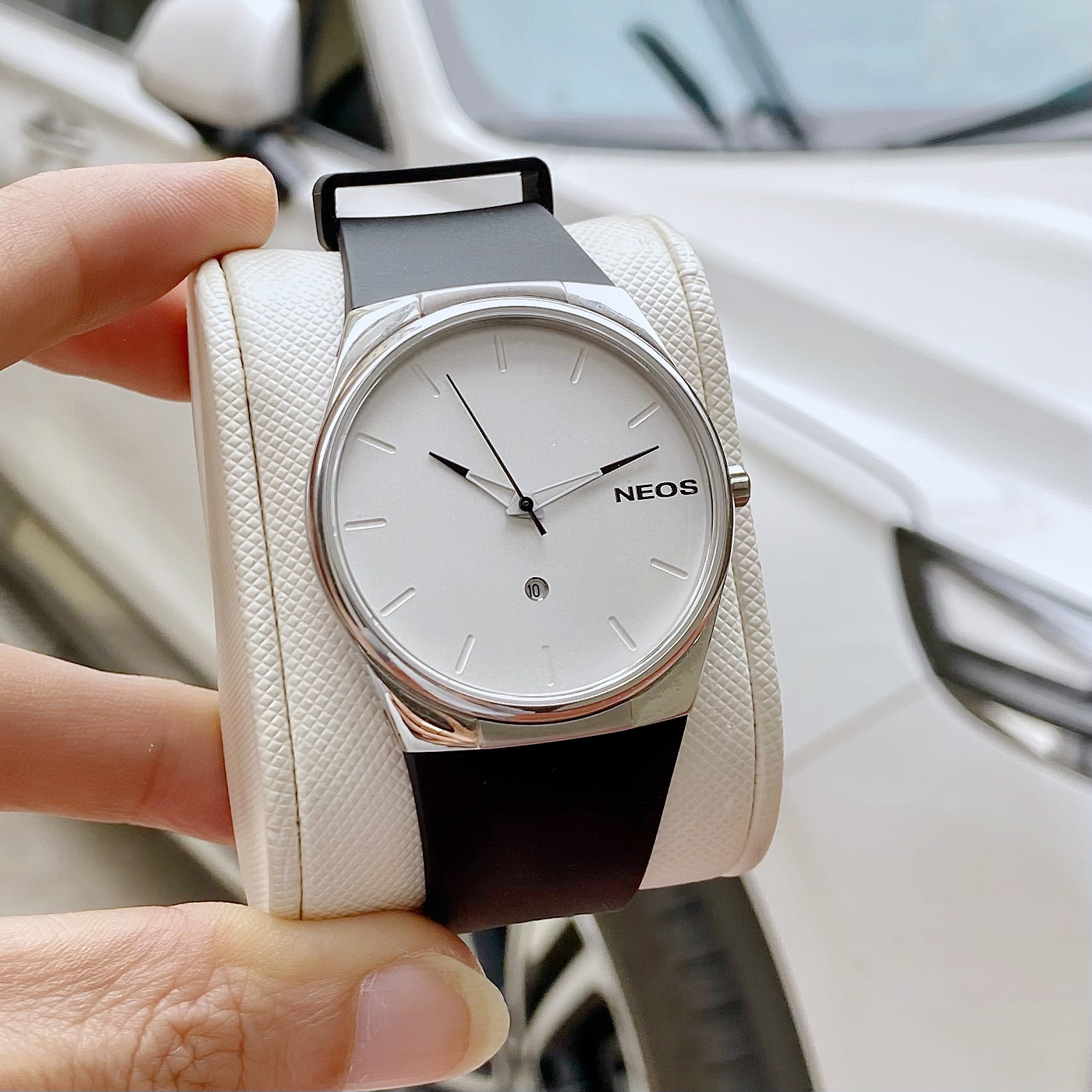 Đồng hồ Neos N-40713M Dây Cao Su Non