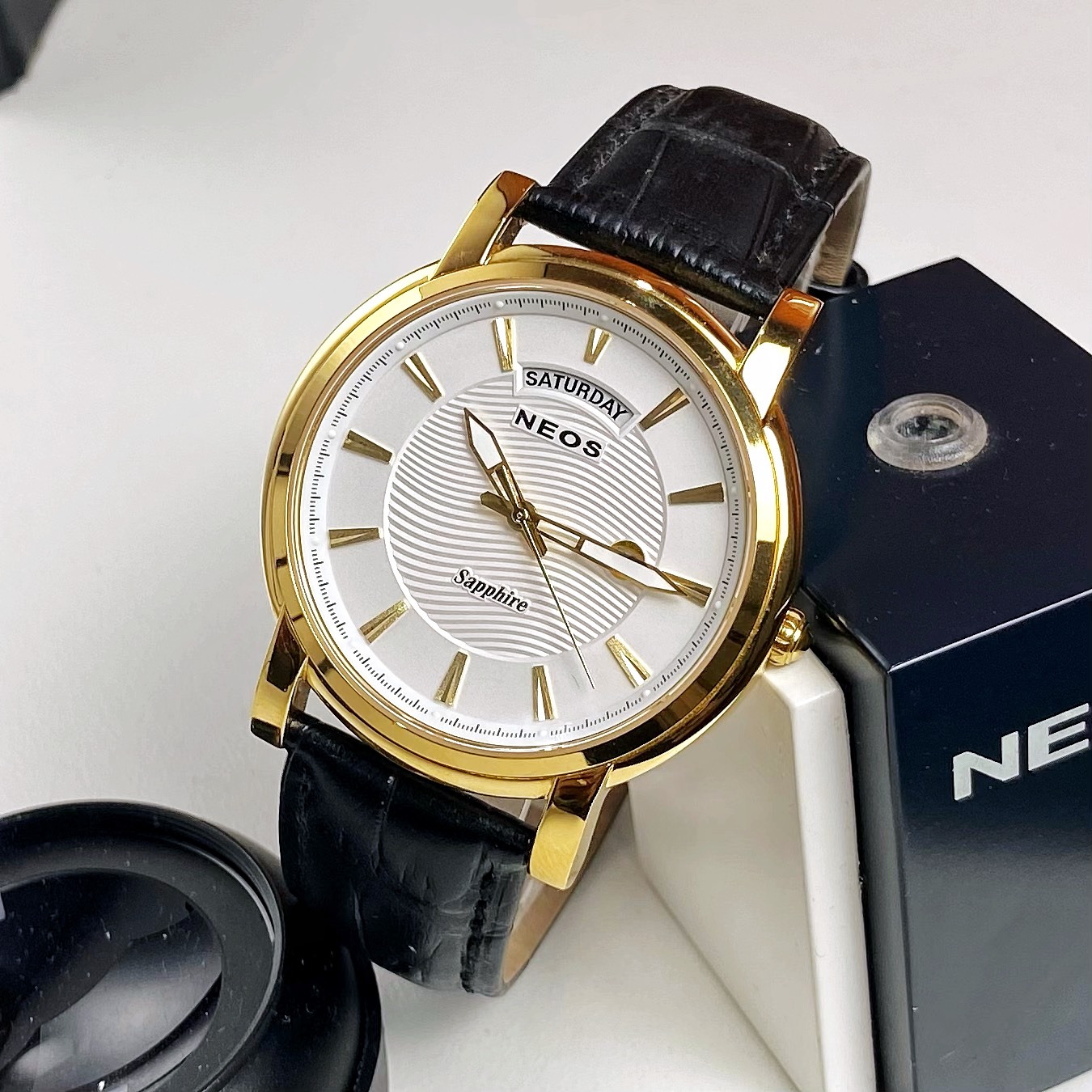 Đồng hồ Neos N-40722M 2 LỊCH Đồng hồ Neos N-40722M 2 LỊCH