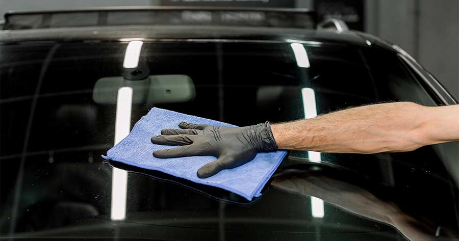 Lớp phủ kính cho ô tô: Tăng cường độ trong suốt và bảo vệ