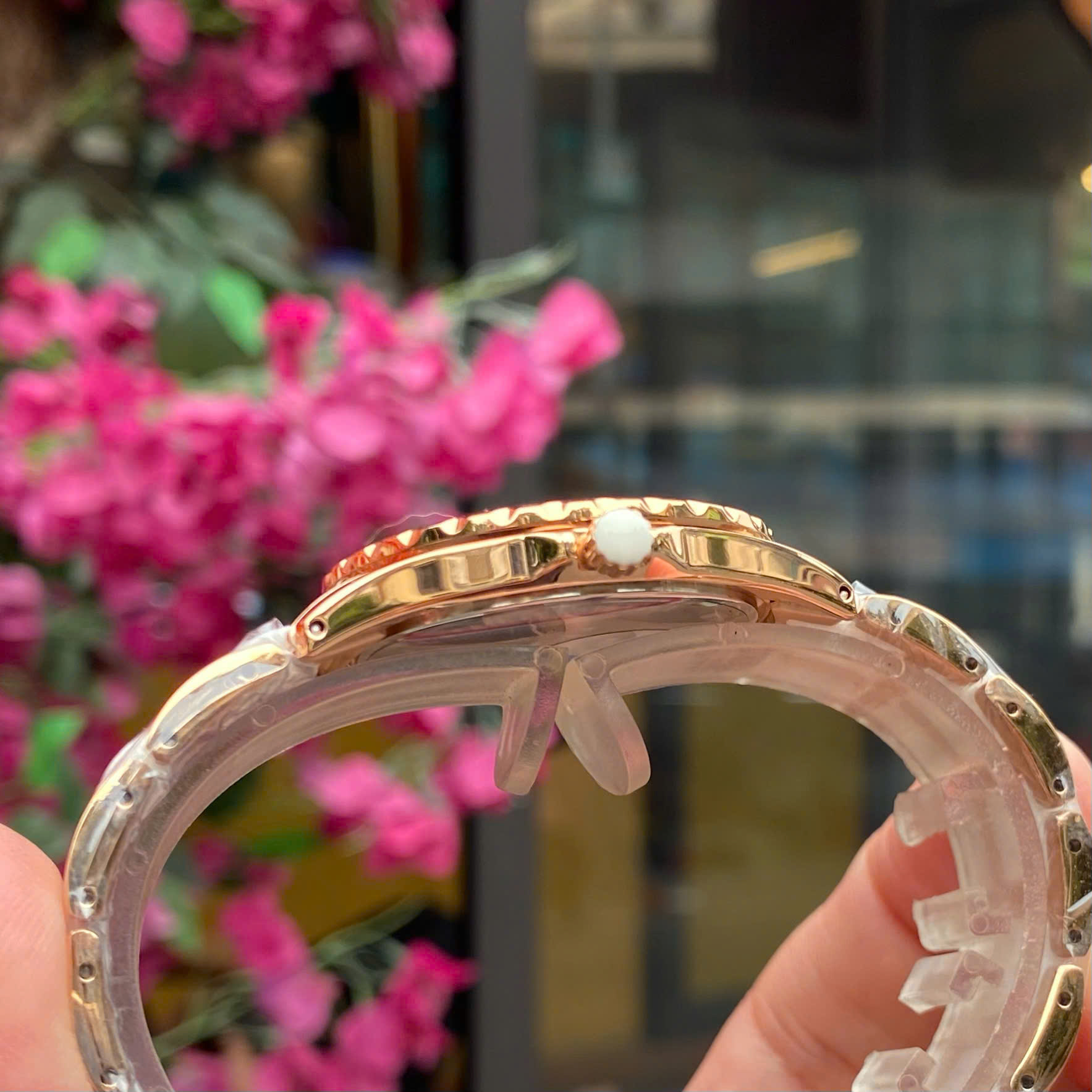 Neos N-20688LA-C: Tuyệt Tác Moonphase – Khi Trăng Sao Ngự Trị Trên Cổ Tay Phái Đẹp