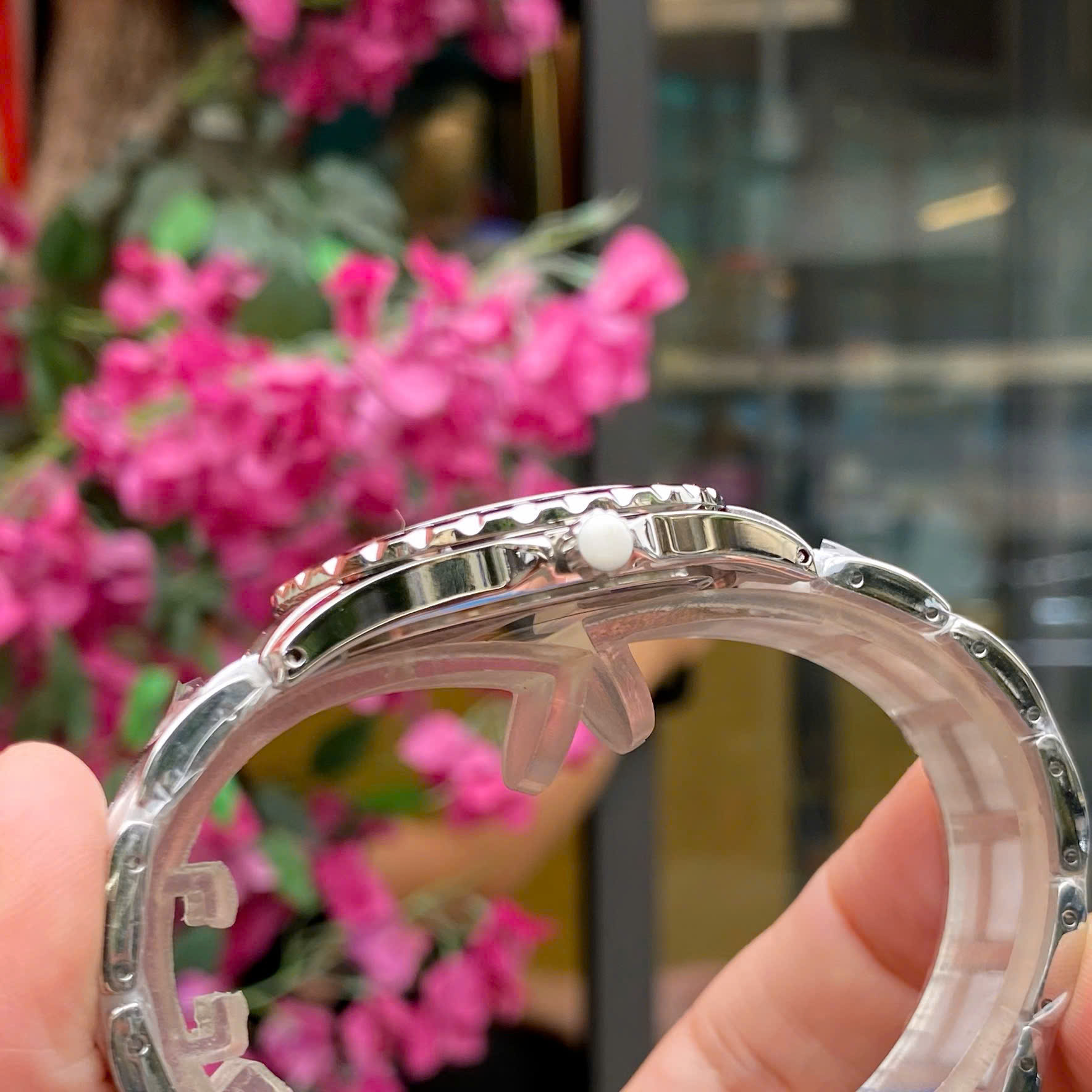 Neos N-20688LA-C: Tuyệt Tác Moonphase – Khi Trăng Sao Ngự Trị Trên Cổ Tay Phái Đẹp