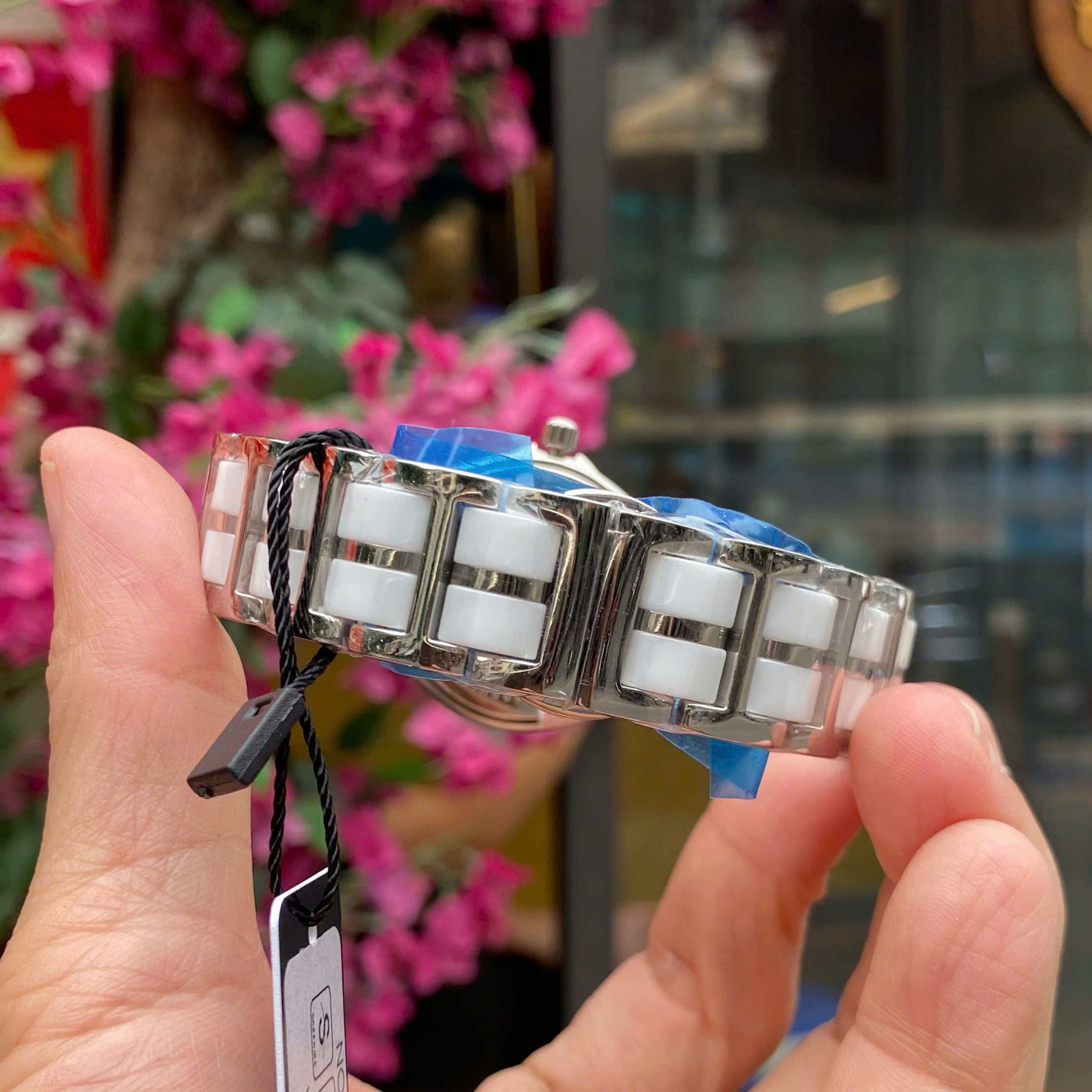 Neos N-20688LA-C: Tuyệt Tác Moonphase – Khi Trăng Sao Ngự Trị Trên Cổ Tay Phái Đẹp