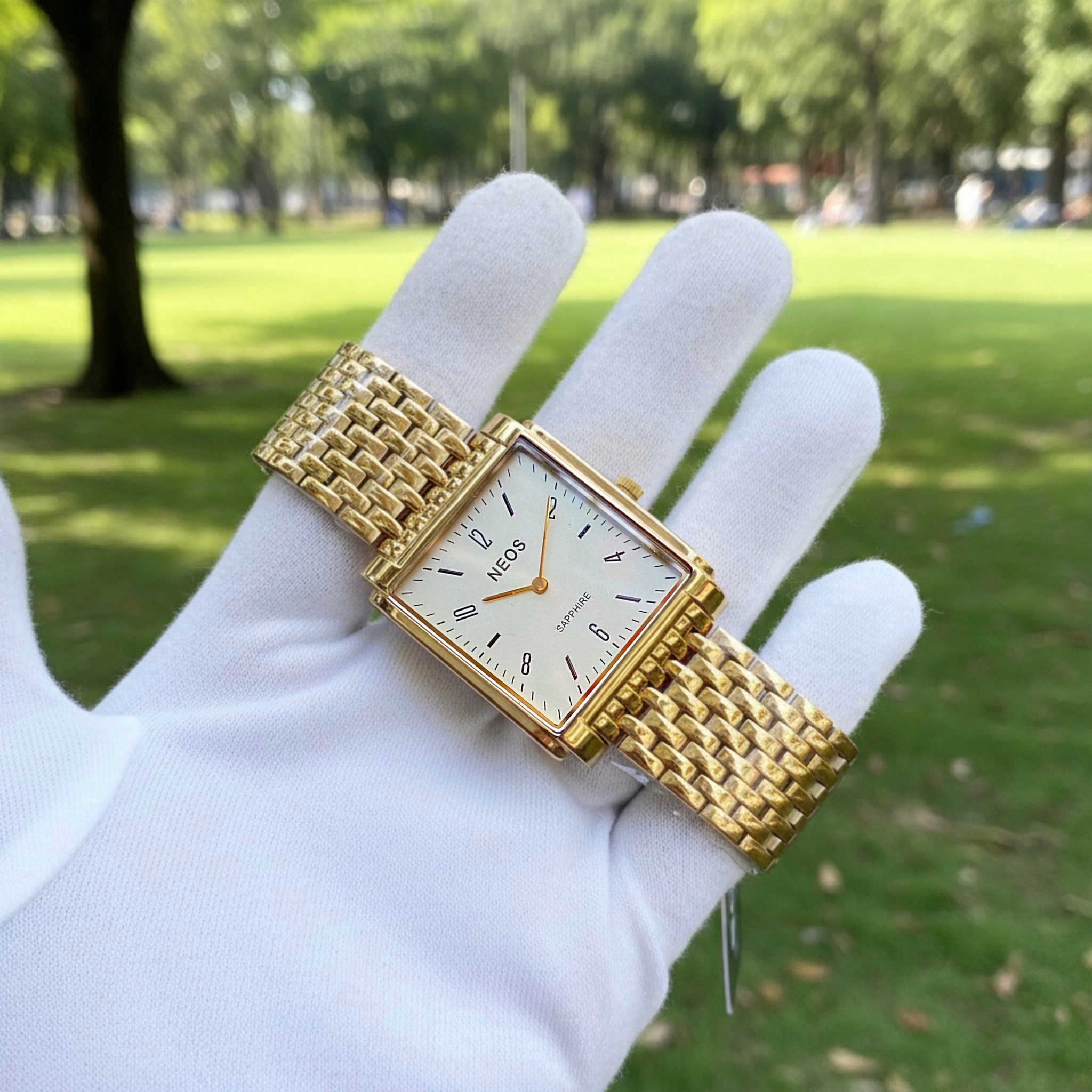 NEOS N-30905M - Đồng Hồ Nam Mặt Chữ Nhật Mạ Vàng, Kính Sapphire