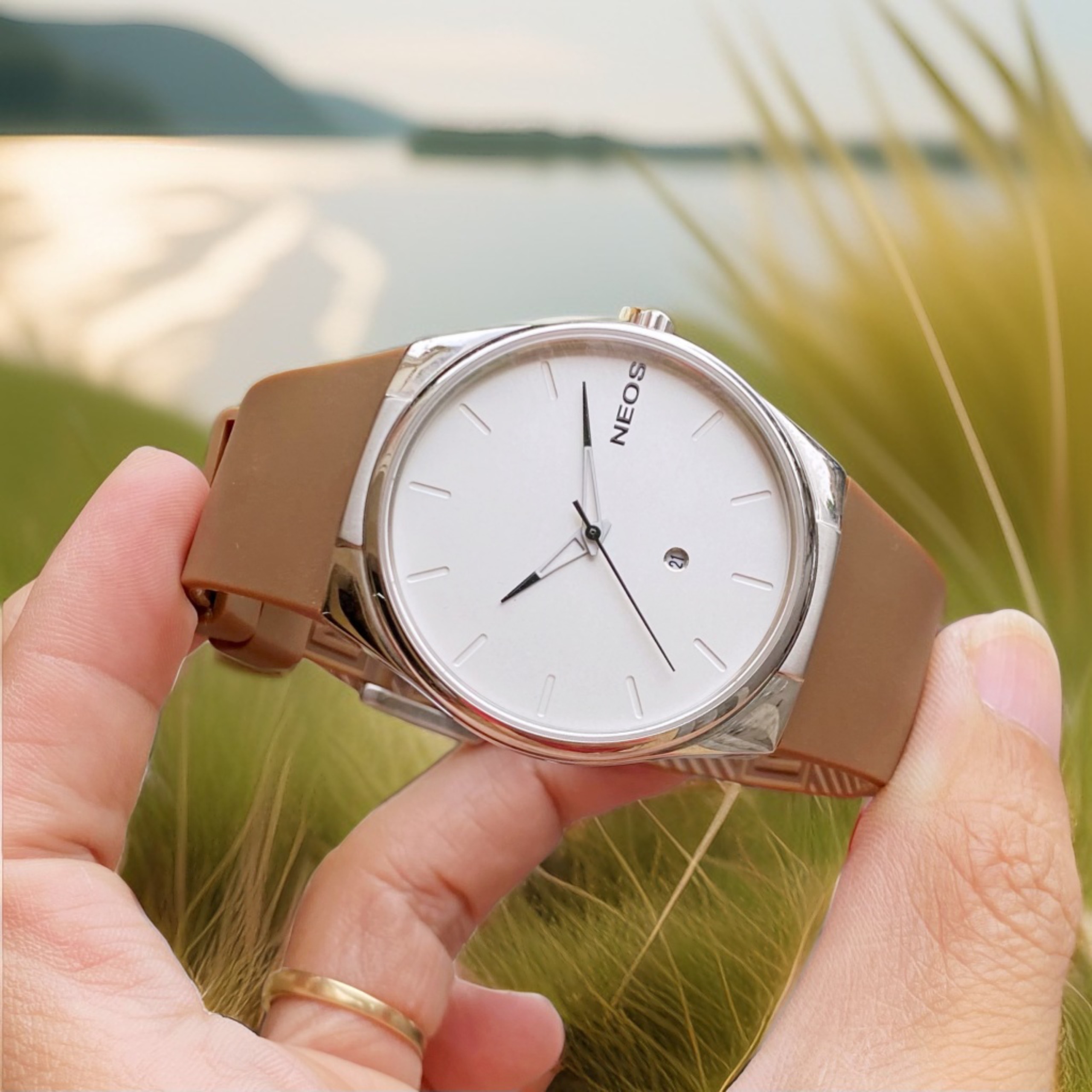 Đồng hồ Neos N-40713M Dây Cao Su Non