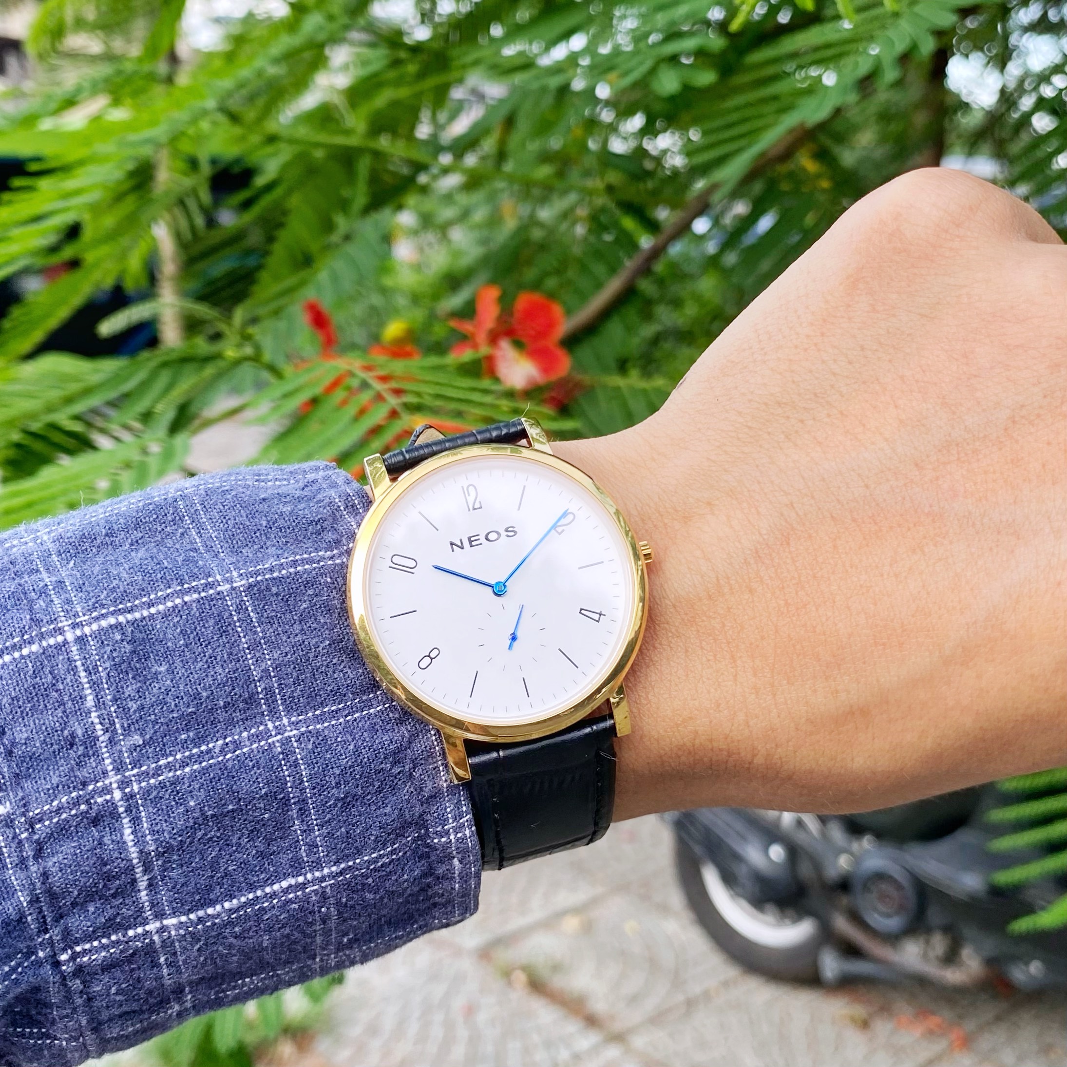 ĐỒNG HỒ NAM DÂY DA SIÊU MỎNG NEOS N-40728M