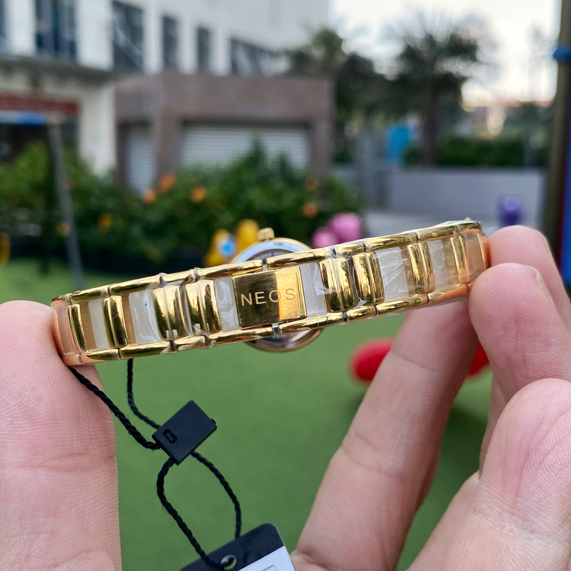 Đồng Hồ Lắc Nữ NEOS N-60511L