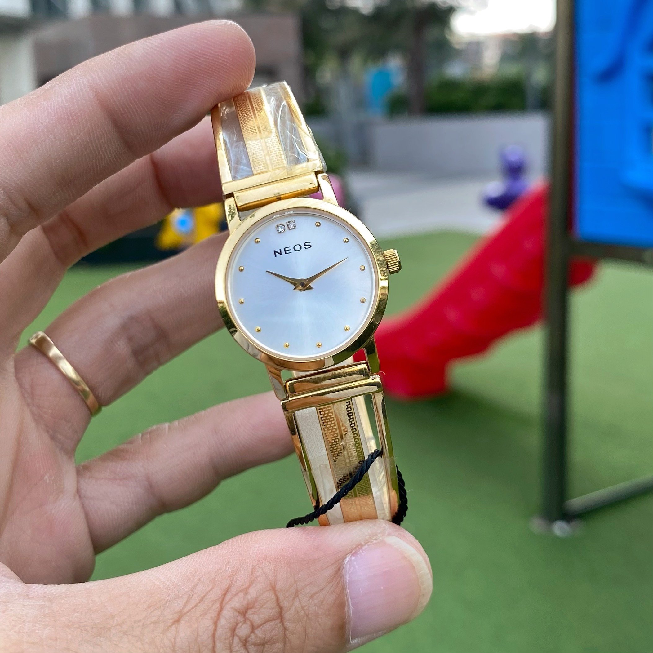 Đồng hồ nam NEOS dây vàng mịn, 2 kim, mặt tròn, NEOS N40707M | Shopee Việt  Nam