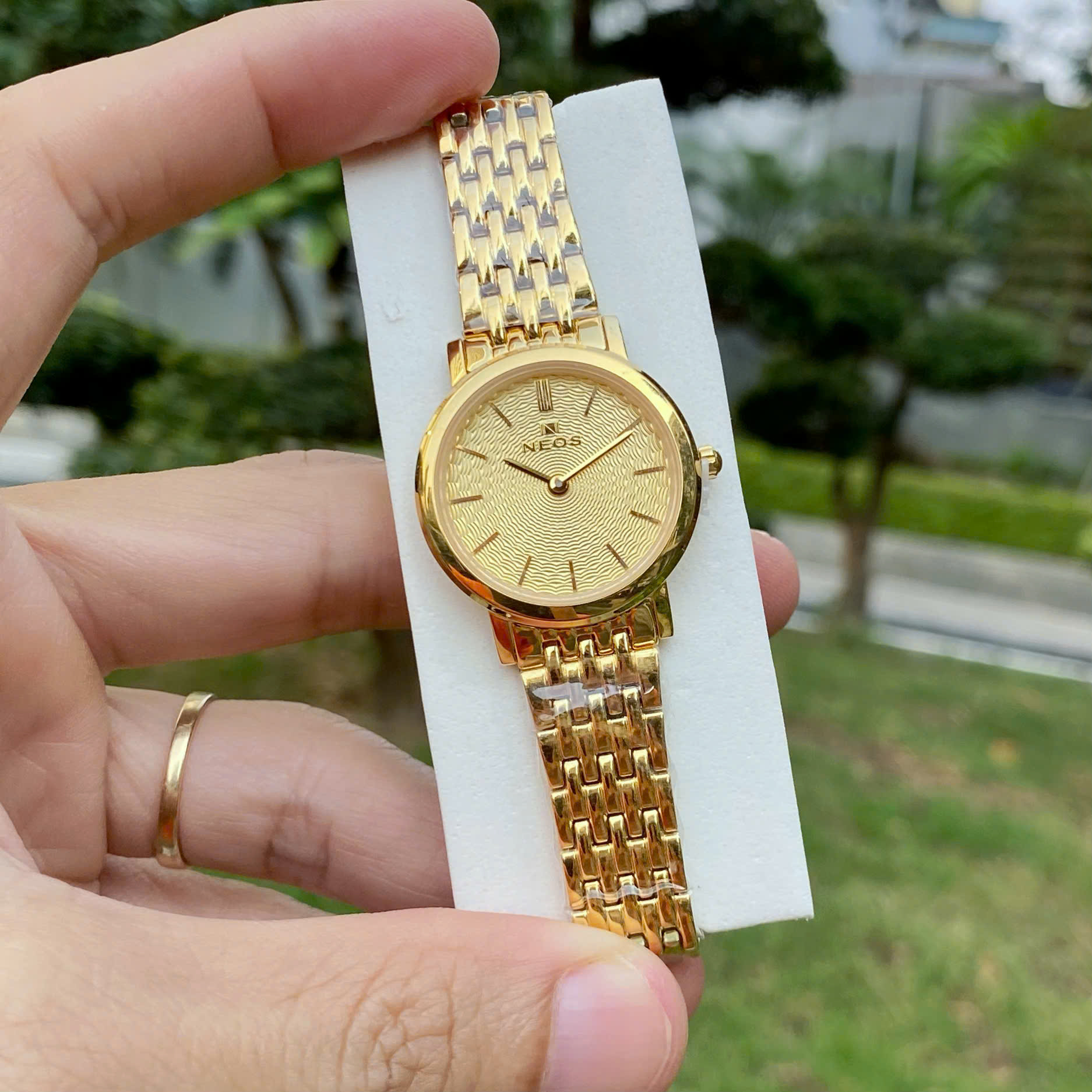 Đồng Hồ Nữ Siêu Mỏng Neos N-40577L Chính Hãng – Lựa Chọn Hoàn Hảo Cho Mẹ Bỉm Sữa và Dân Văn Phòng