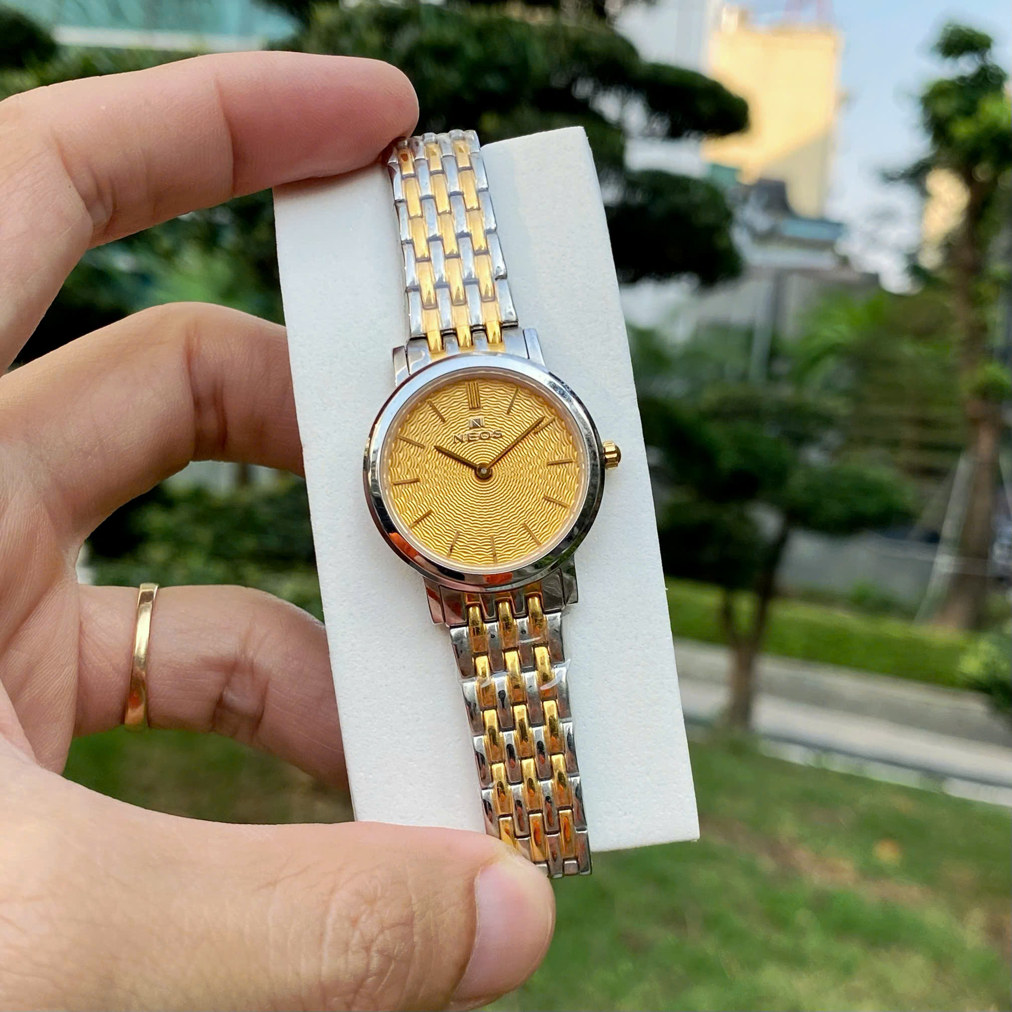 Đồng Hồ Nữ Siêu Mỏng Neos N-40577L Chính Hãng – Lựa Chọn Hoàn Hảo Cho Mẹ Bỉm Sữa và Dân Văn Phòng