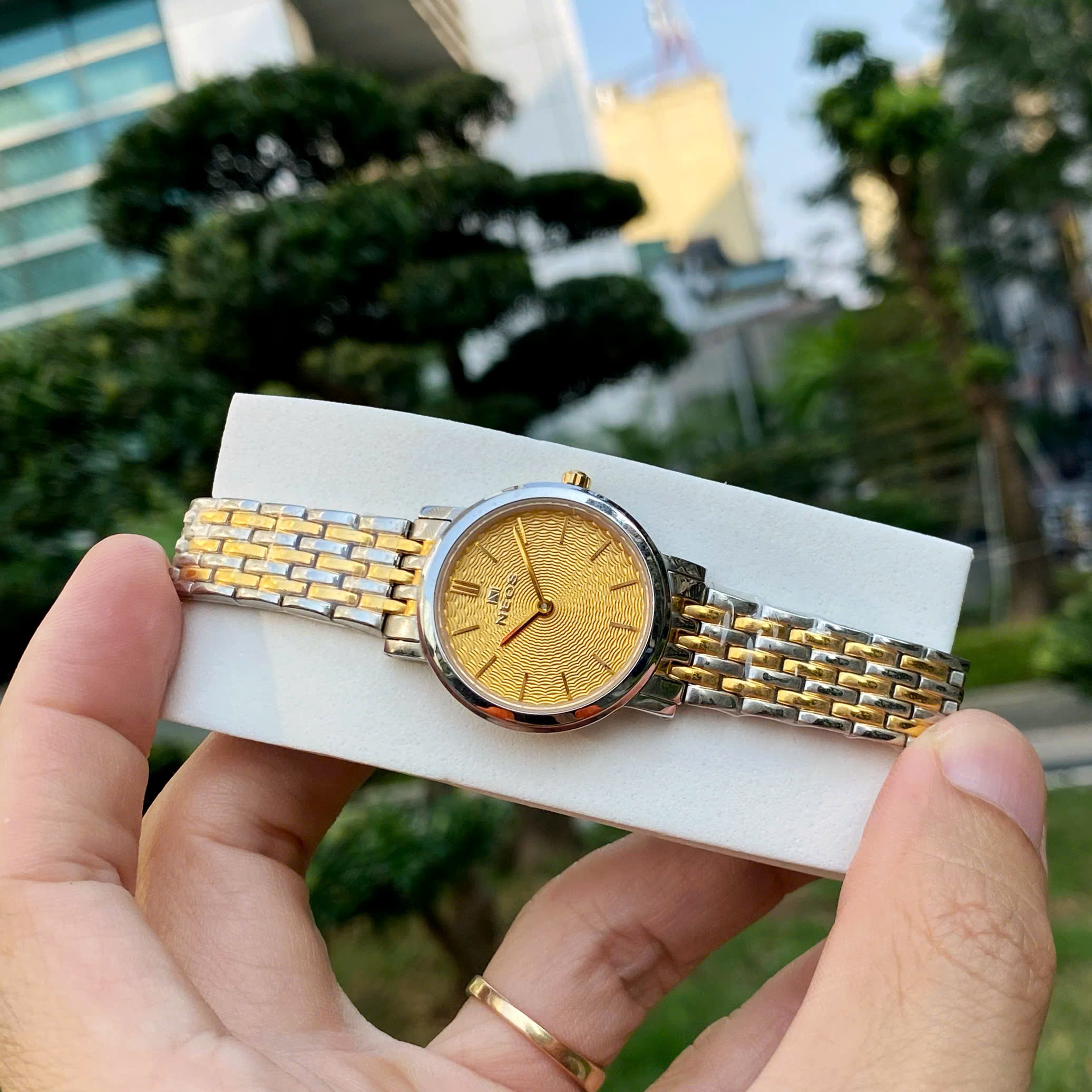 Đồng Hồ Nữ Siêu Mỏng Neos N-40577L Chính Hãng – Lựa Chọn Hoàn Hảo Cho Mẹ Bỉm Sữa và Dân Văn Phòng