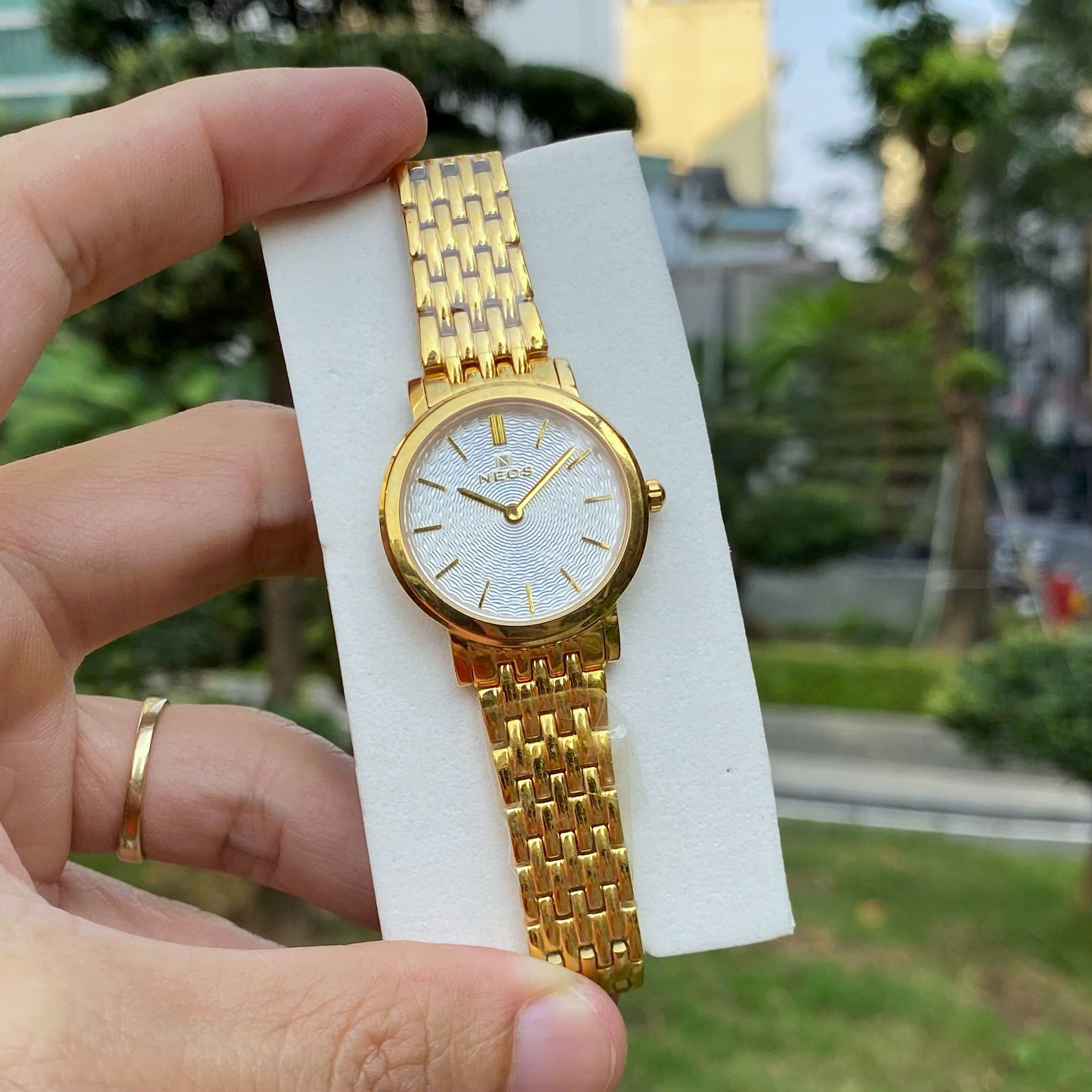 Đồng Hồ Nữ Siêu Mỏng Neos N-40577L Chính Hãng – Lựa Chọn Hoàn Hảo Cho Mẹ Bỉm Sữa và Dân Văn Phòng