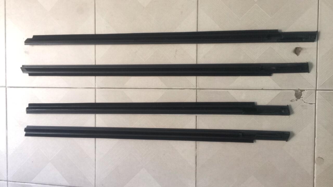 Nẹp chân kính trong Chery QQ3 & Daewoo Matiz
