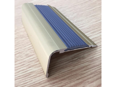 Nẹp L chống trơn trượt mặt cao su 3DW-N0001 HNM