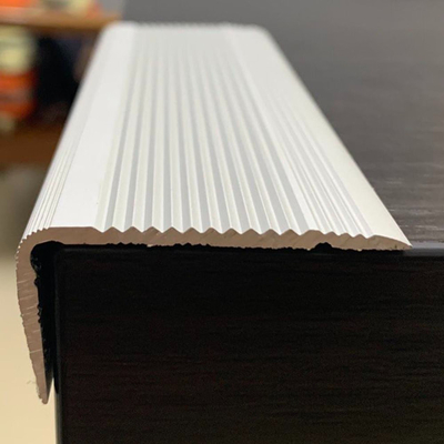 NẸP L MẶT GÂN CHỐNG TRƠN