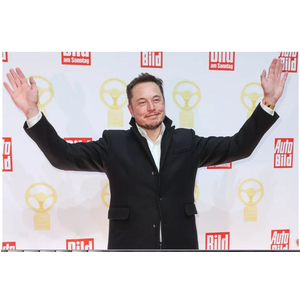 Nếu Tesla và SolarCity sáp nhập thành công , Elon Musk sẽ là một bước tiến gần hơn đến việc tạo ra một chiếc xe năng lượng mặt trời