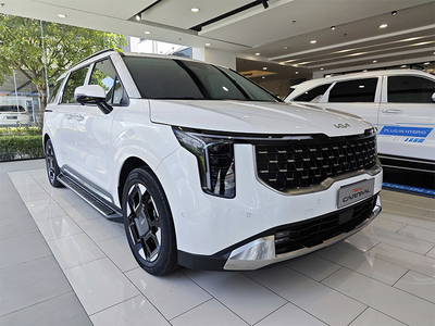 New KIA Carnival 2.2D Luxury 8S