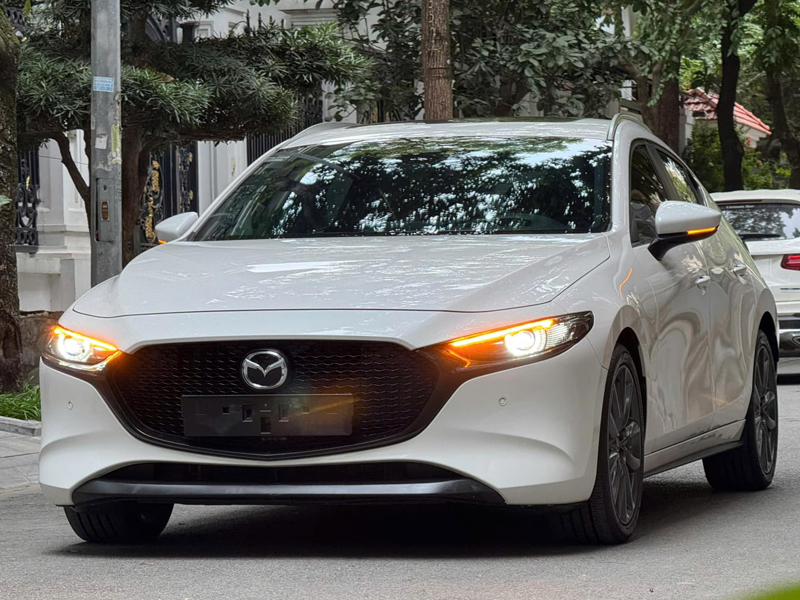 New Mazda 3 1.5L Sport Luxury