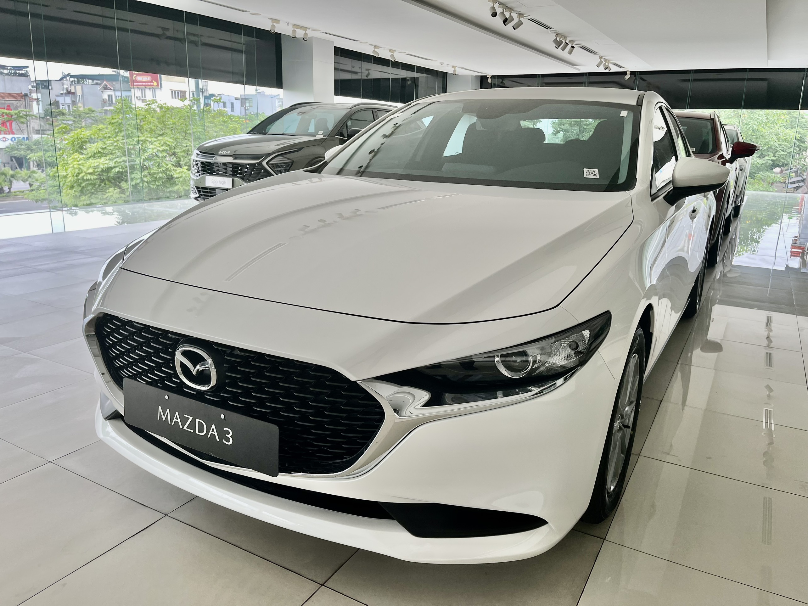 MAZDA 3 LUXURY 2020 VỚI MỨC GIÁ LĂN BÁNH CẠNH TRANH TRÊN THỊ TRƯỜNG