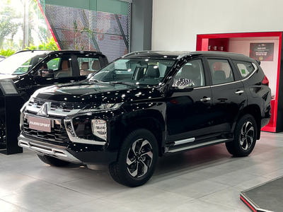 Mitsubishi Pajero Sport Premium 4x4 AT