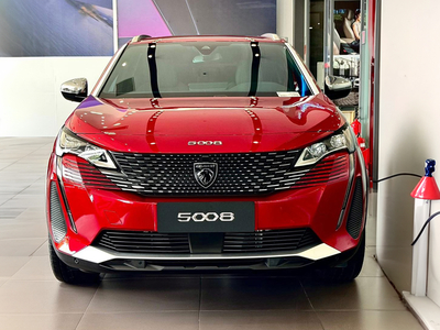 New Peugeot 5008 GT