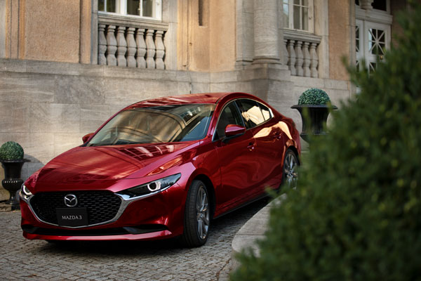NGHỆ THUẬT CHẾ TÁC ĐẤT SÉT THỔI HỒN VÀO THIẾT KẾ XE MAZDA
