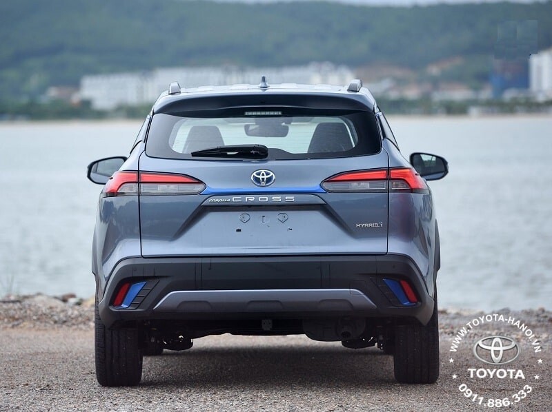 Ngoại thất đuôi xe Toyota Corolla Cross 1.8HV Hybrid 2022, 2023