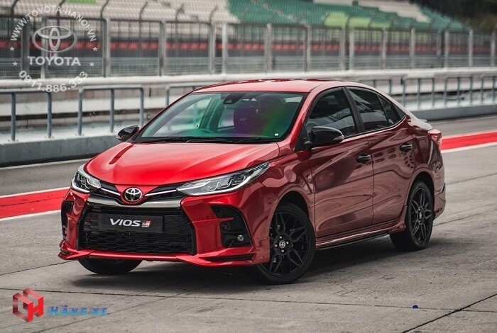 Ngoại thất xe Toyota Vios GR-S 2026 màu đỏ
