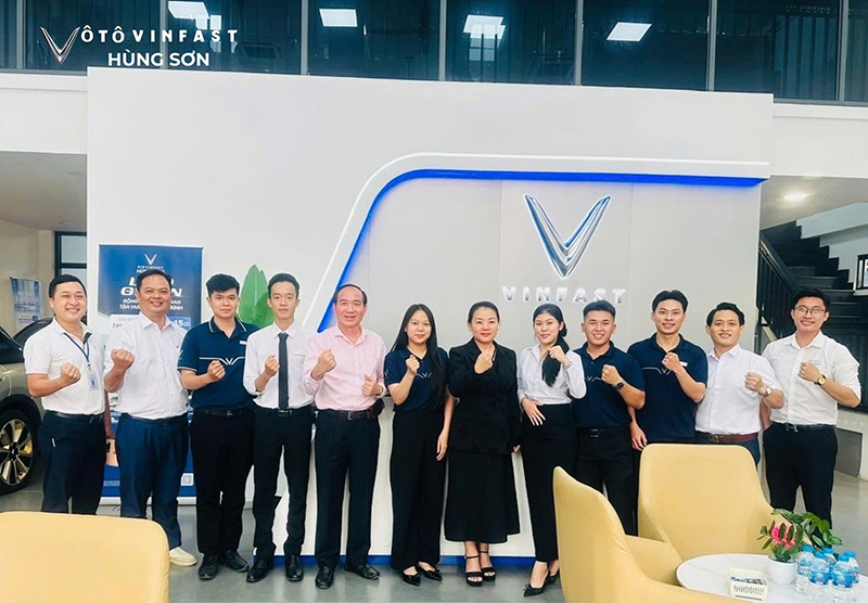 CBNV VinFast Hùng Sơn Thủ Đức