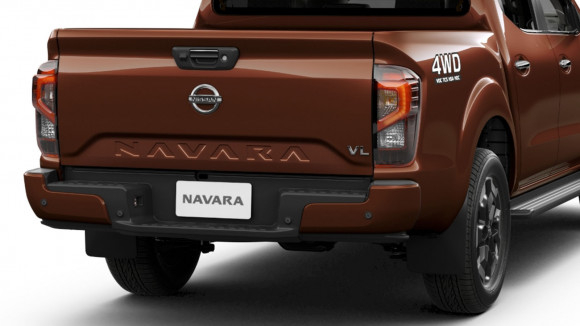 Nissan Navara E (Máy dầu) - Hình 8