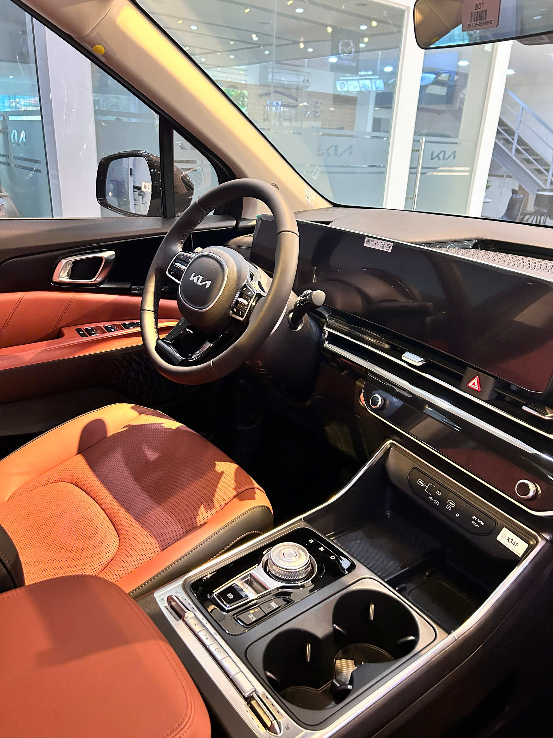 New Carnival 1.6 Turbo Hybrid Signature