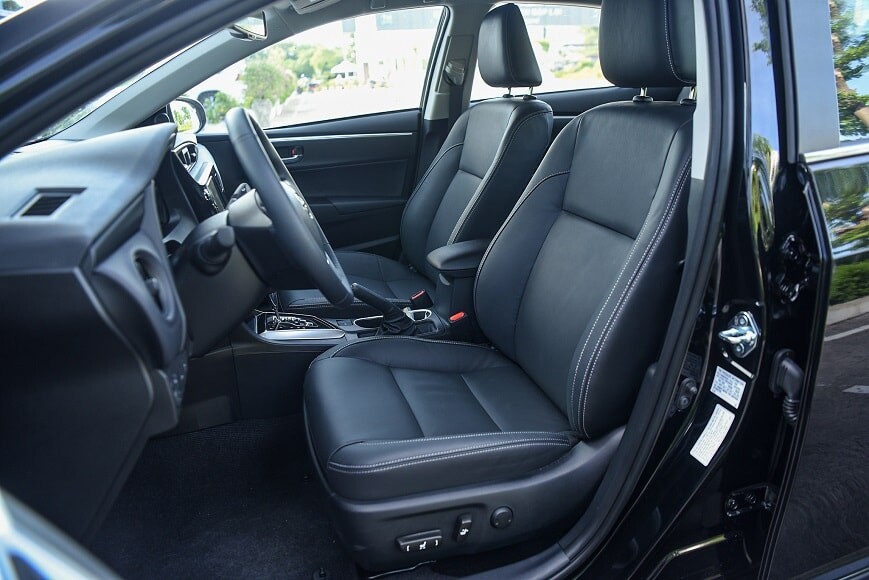 Nội thất ghế lái xe Corolla Altis 1.8G số tự động