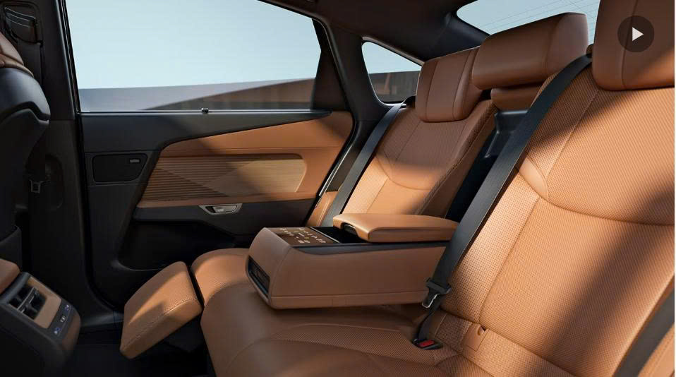 nội thất hàng ghế sau lexus es mới