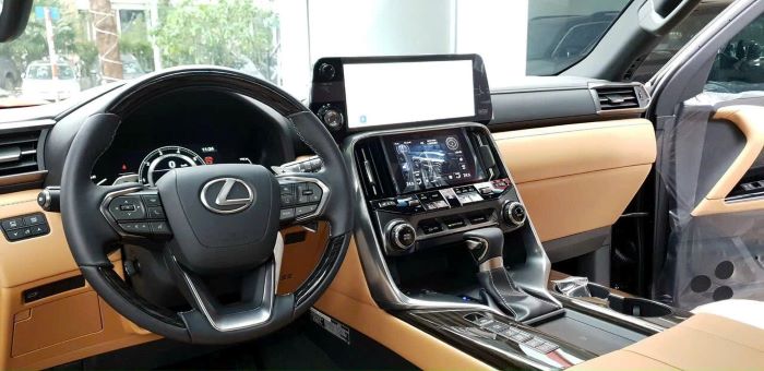 nội thất nâu Lexus LX 600 Urban