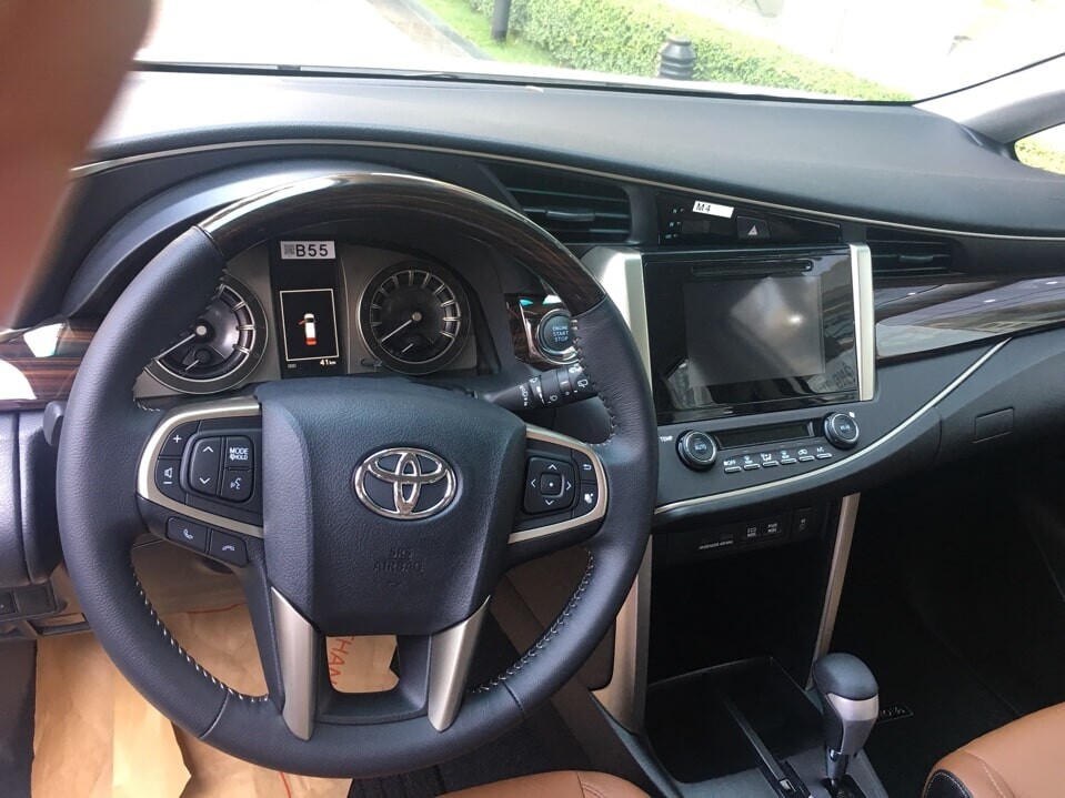 Toyota Innova 2.0 V