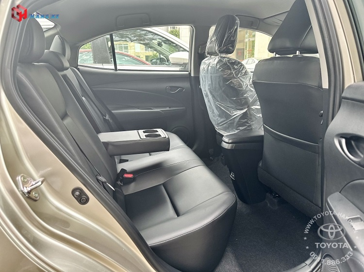 Nội thất hàng ghế 2 của Vios E MT 2026