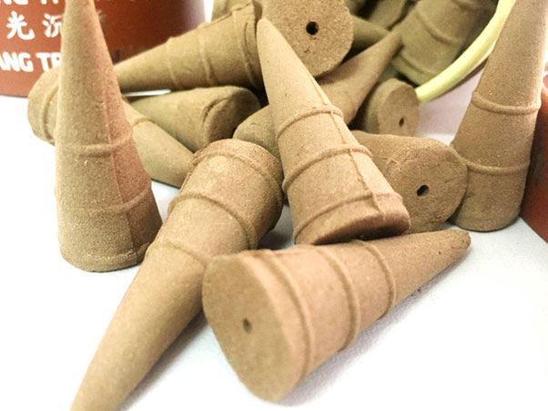 Nụ Trầm Hương Cao Cấp - Loại lớn 60 viên