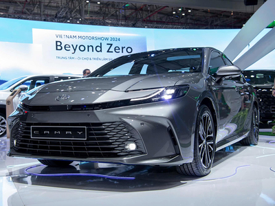 Toyota Camry 2.5 HEV TOP 2025