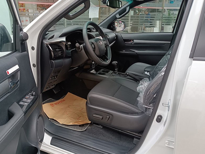 Toyota Hilux 2.8L 4x4 AT Adventure