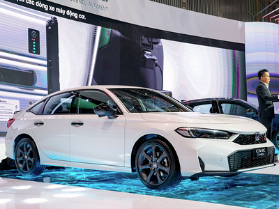 Honda Civic e:HEV RS 2025