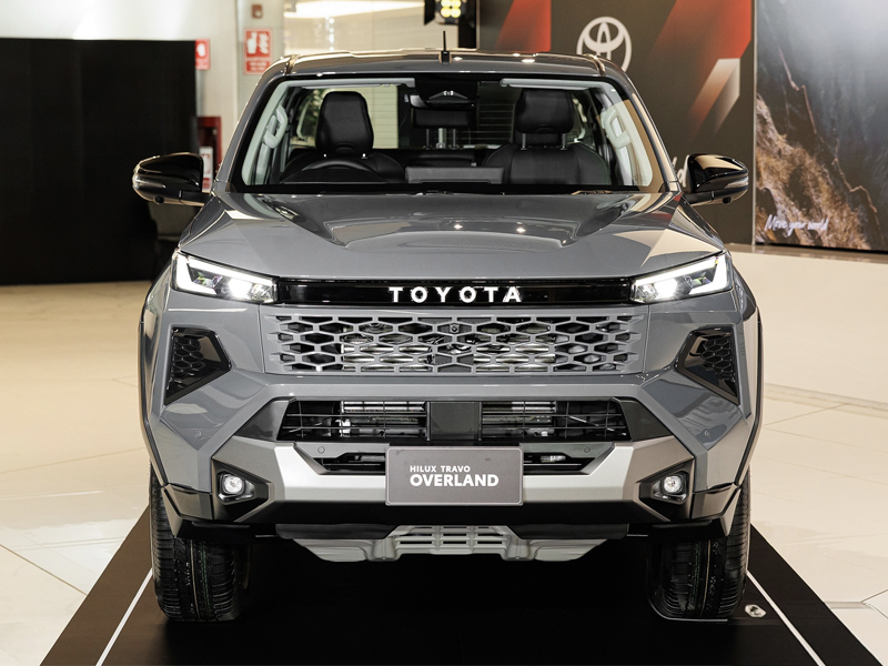 Toyota Hilux 2.8L 4x2 MT 2026