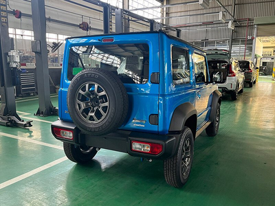 Suzuki Jimny (2 tông màu)