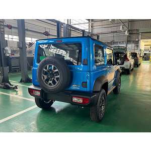 Suzuki Jimny (2 tông màu)