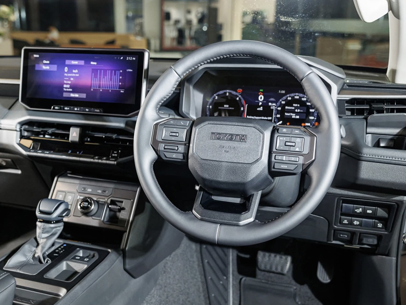 Toyota Hilux 2.8L 4x2 MT 2026