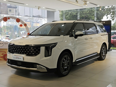 New KIA Carnival 1.6 Turbo Hybrid Signature 7S