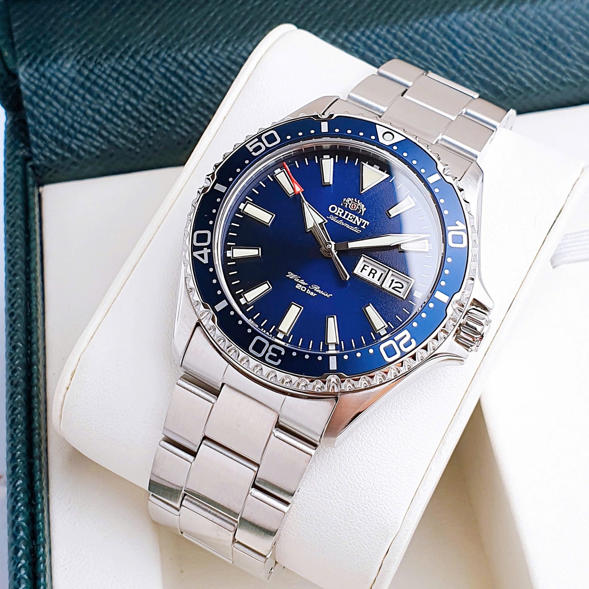 Orient Mako III Blue RA-AA0002L19B - Sắc xanh đại dương trên cổ tay