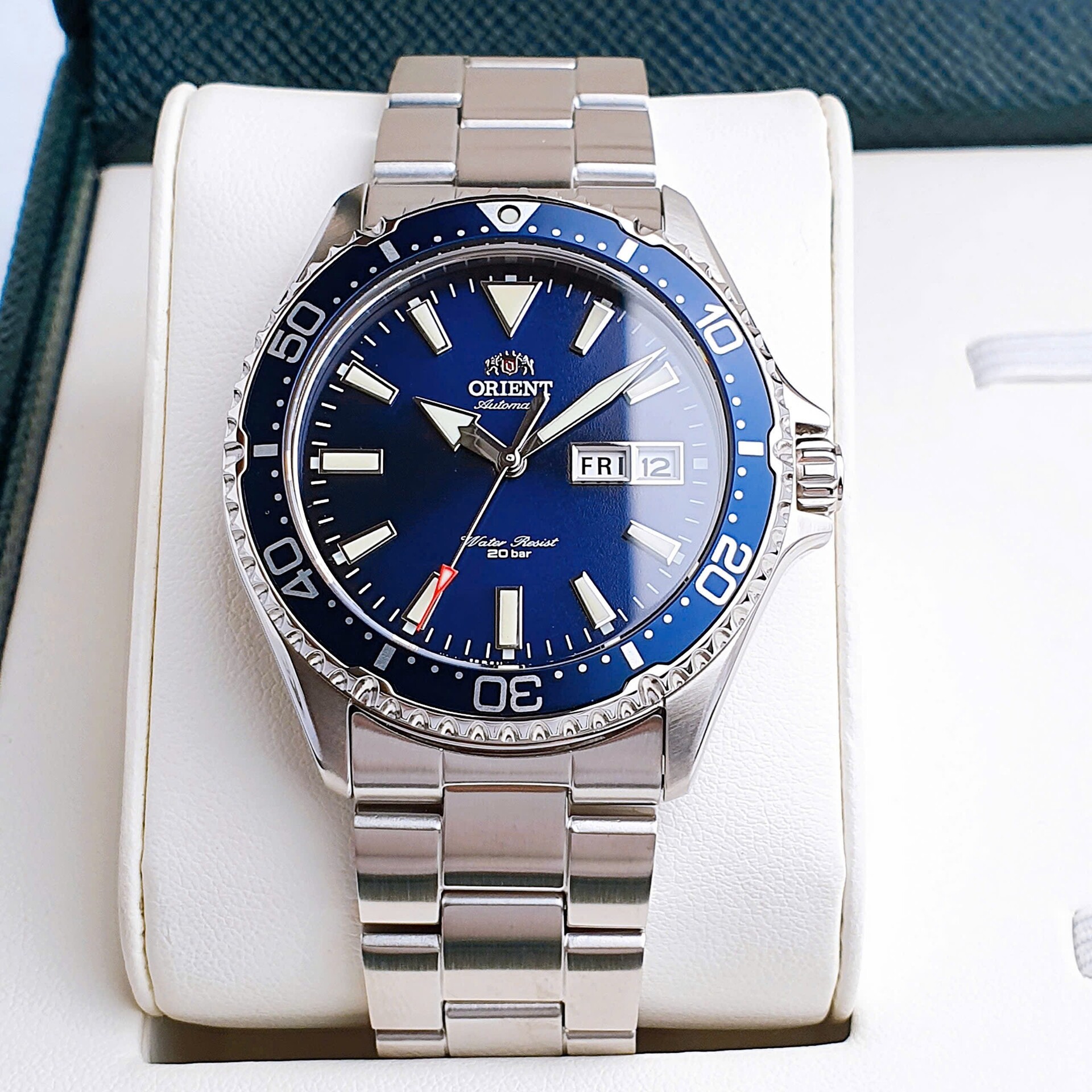 Orient Mako III Blue RA-AA0002L19B - Sắc xanh đại dương trên cổ tay