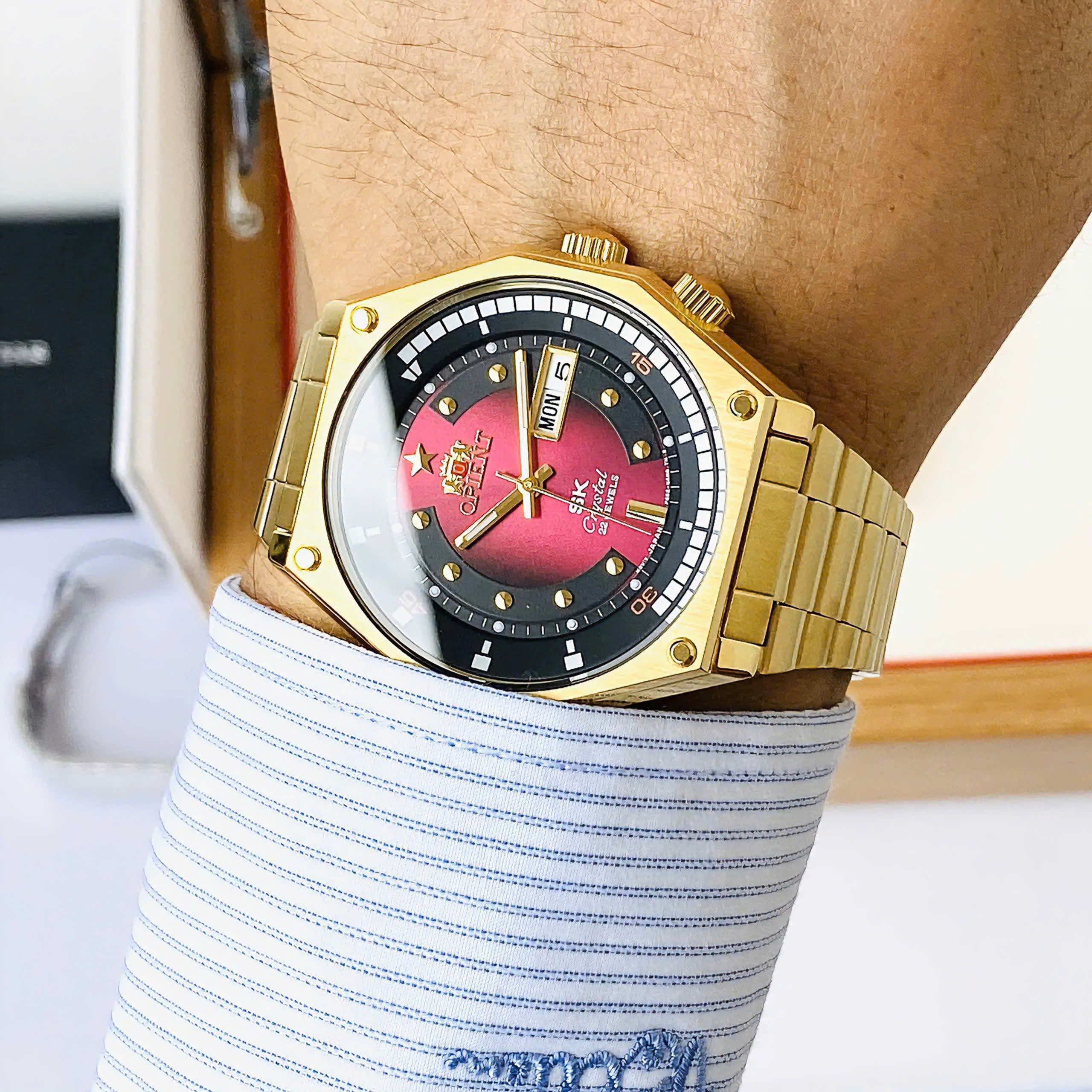 Orient SK Mặt Lửa RA-AA0B02R19B – Biểu Tượng Huyền Thoại Trở Lại