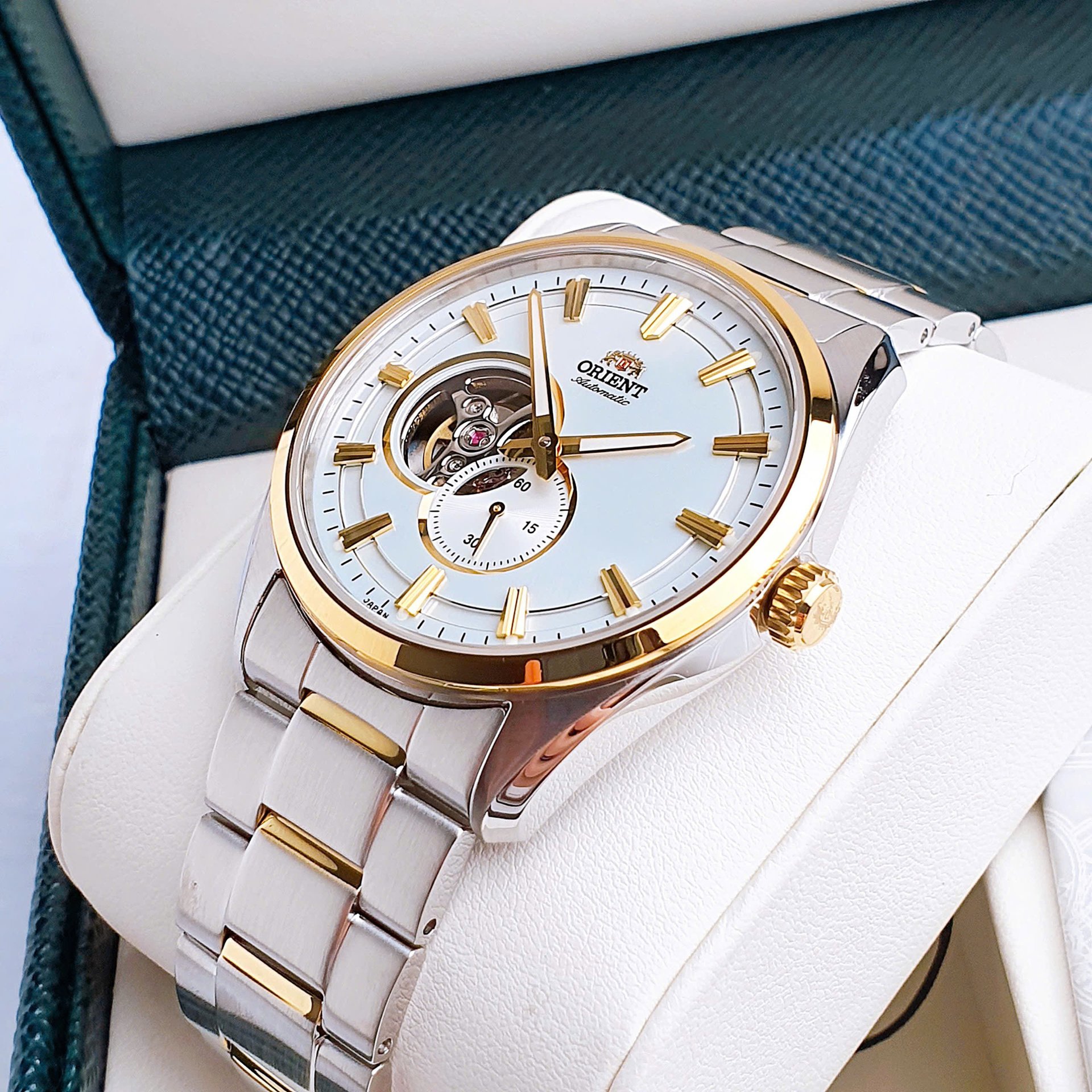 Orient Automatic Small Second RA-AR0010R10B - tông màu độc hiếm đầy ma mị !